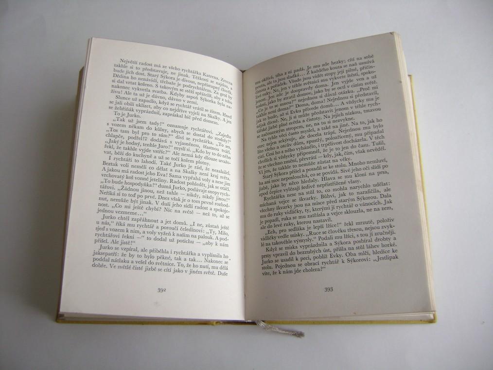 Martin KukuÄÃ­n: DVÄ CESTY (SNKLHU 1959, povÃ­dky) - kniha bez pÅebalu