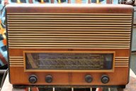 B1915 Staré elektronkové rádio Tesla 605A