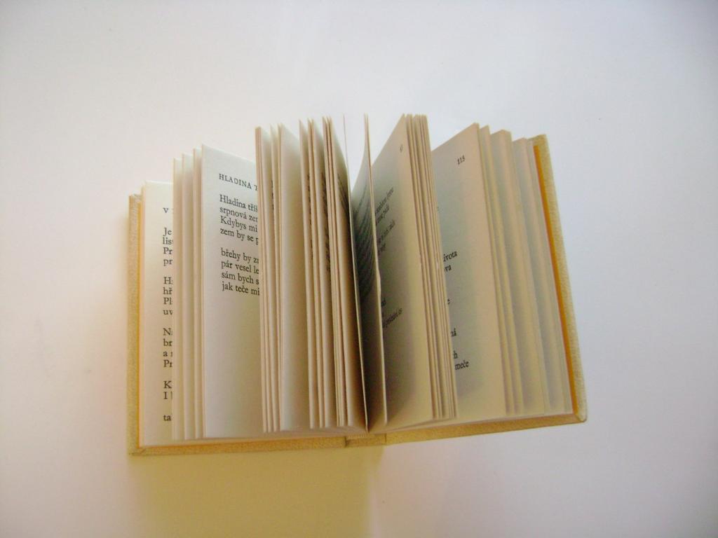 Jan PilaÅ: DIVOKÃ KEÅE (1978, milostnÃ¡ poezie, kolibÅÃ­k) (A)