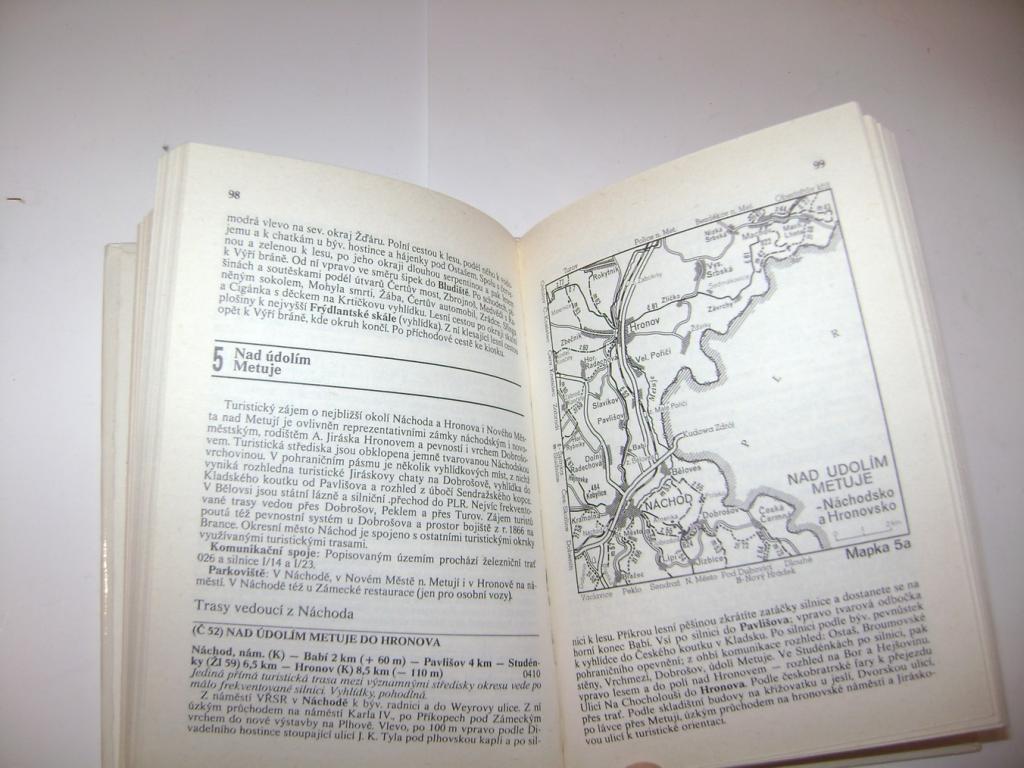 Náchodsko Hradecko turistický průvodce, mapa (1986) (A)