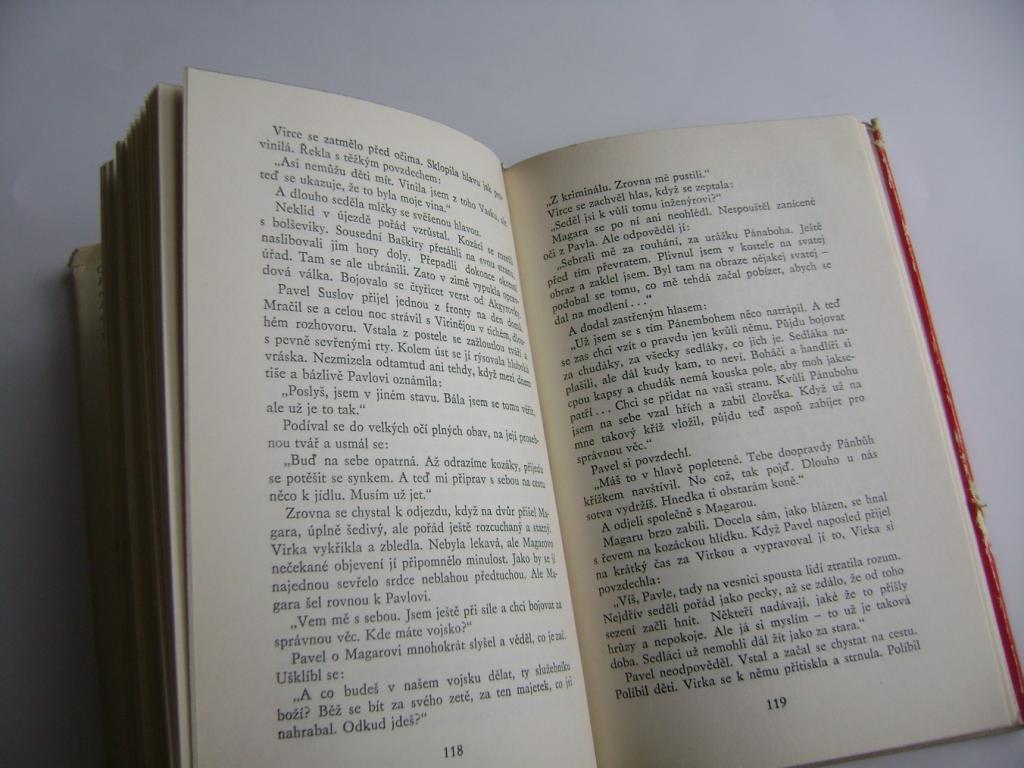 Srdcová dáma - devět milostných novel (1971) (A)